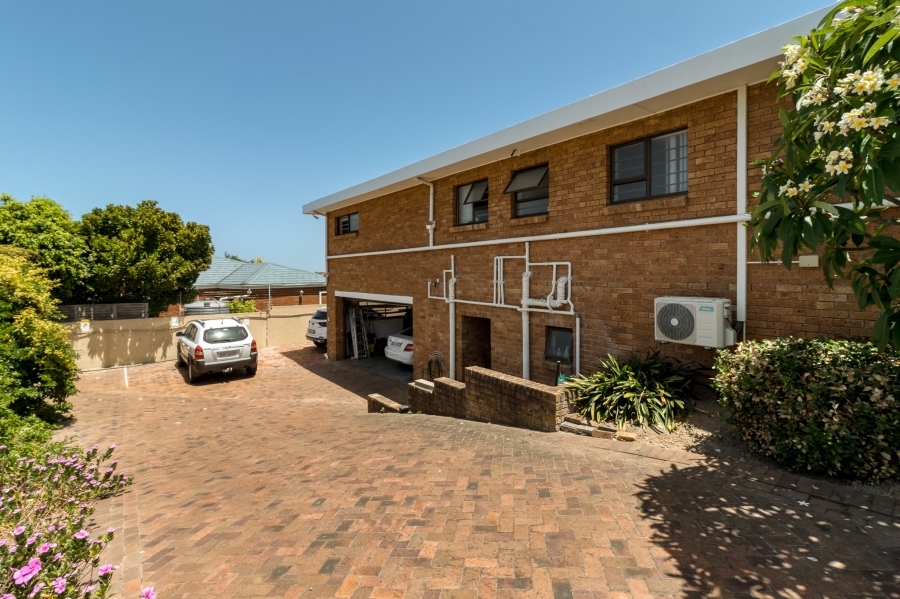 3 Bedroom Property for Sale in Die Wingerd Western Cape